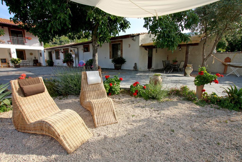 Casa Vacanze Borgo Borghese SantʼAlessio Siculo 外观 照片