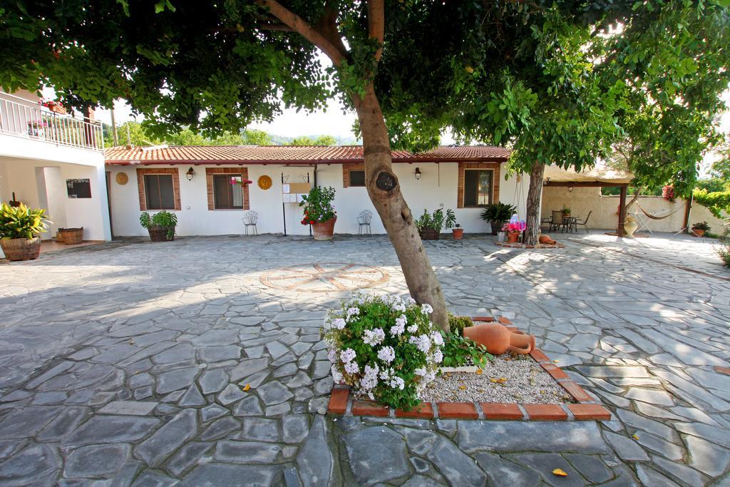Casa Vacanze Borgo Borghese SantʼAlessio Siculo 外观 照片